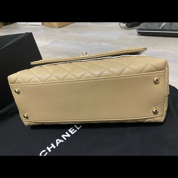 Authentic Medium Coco Handle Chanel Dark Beige - Picture 4 of 15